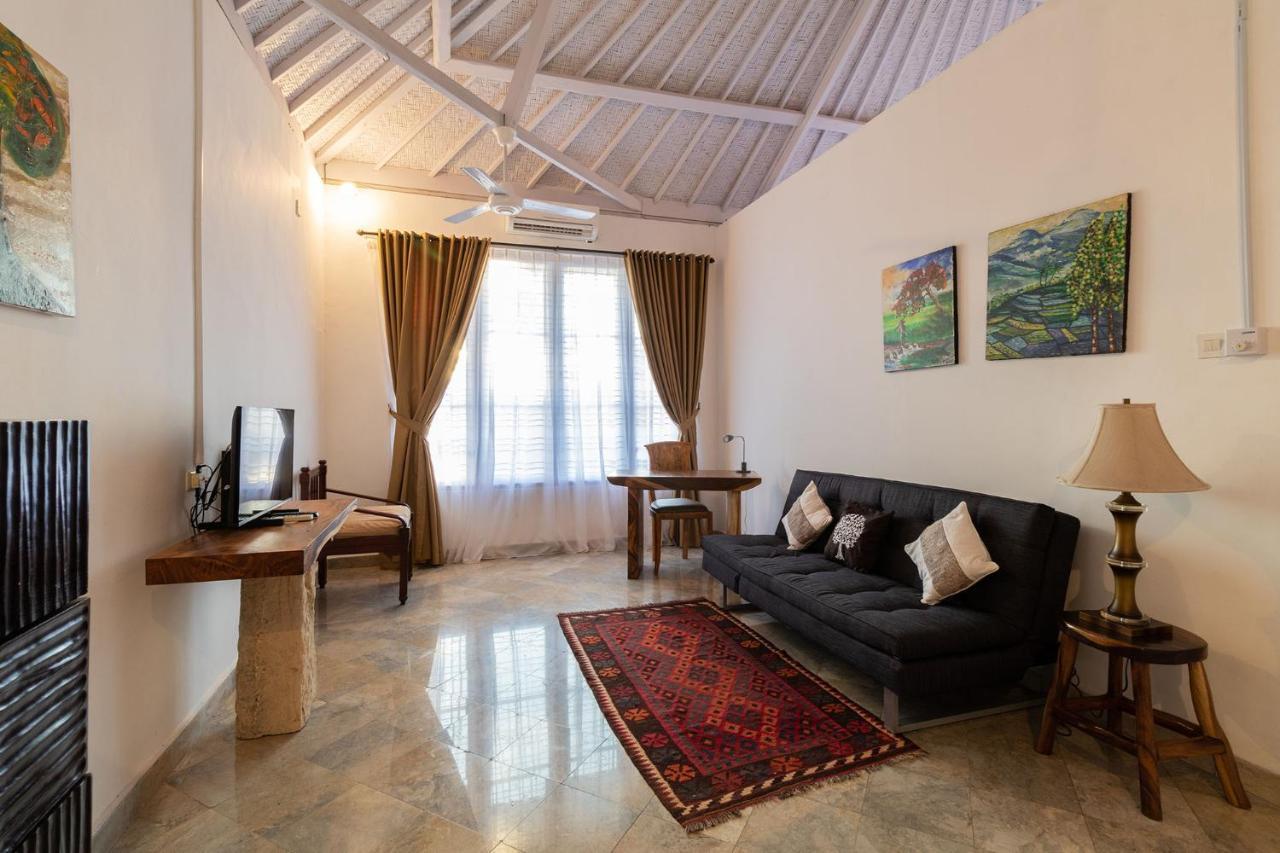 Villa Miracle Denpasar  Exterior photo