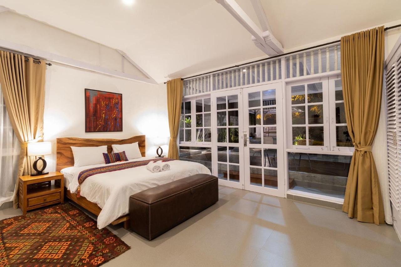 Villa Miracle Denpasar  Exterior photo