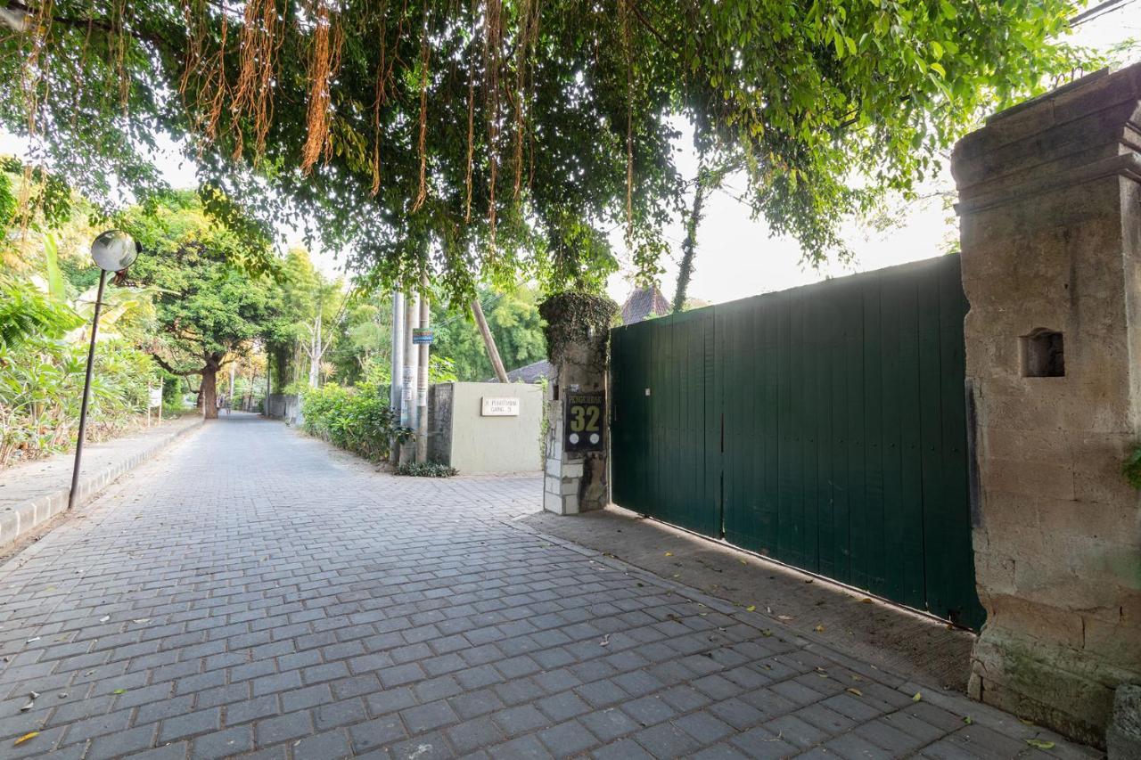 Villa Miracle Denpasar  Exterior photo